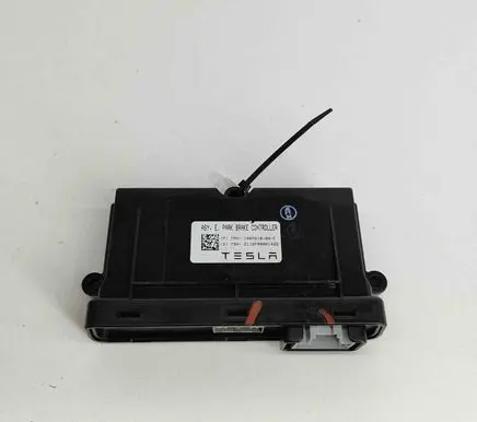 Tesla Model X Rear brake EMF control unit/module 100761800E