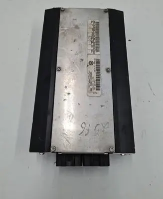 Volkswagen Touareg I Sound amplifier 7L6035466
