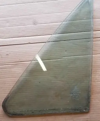 Volkswagen Golf I Front vent window/glass (coupe) 171845251A