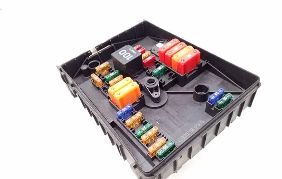 Volkswagen Touran I Fuse module 1K0937125A 7M0951253A