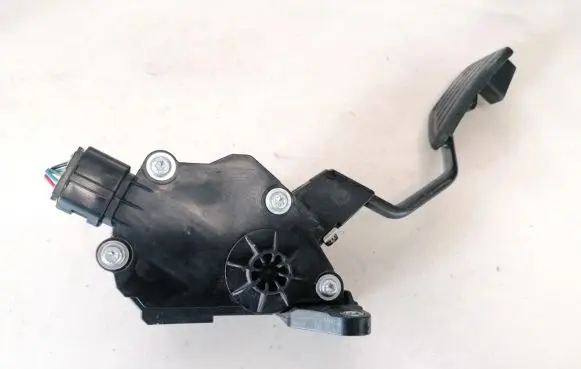 Toyota Urban Cruiser (XP110) Accelerator throttle pedal 7811052010 78110-52010