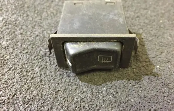 Volkswagen Golf I Windscreen/window heater switch 321959621B