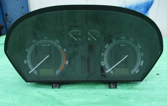 Skoda Fabia Mk1 (6Y) Speedometer (instrument cluster) 6Y09210881L