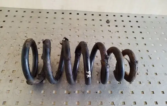 Mitsubishi L200 Front coil spring