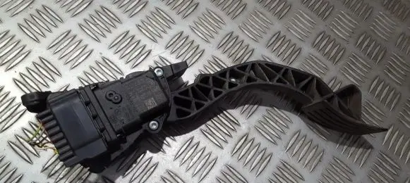 Ford Focus Accelerator throttle pedal 4M519F836BH 4M51-9F836-BH