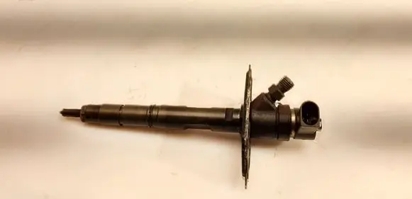 Audi A8 S8 D3 4E Fuel injector 057130277M