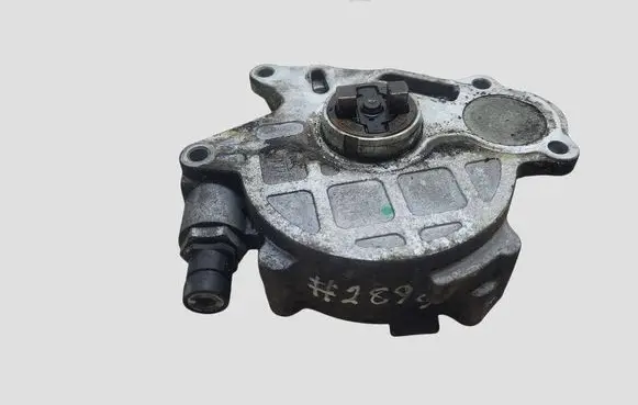 Volkswagen PASSAT B6 Vacuum pump 03L145100