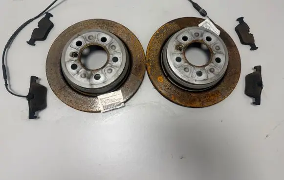 BMW 3 GT F34 Rear brake disc 6864900 6792292