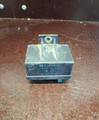 Peugeot 307 Glow plug pre-heat relay 9639912580