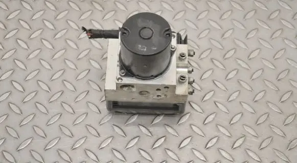 BMW 6 E63 E64 ABS Pump 6783360