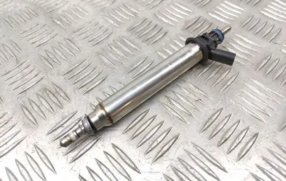 Mercedes-Benz B W246 W242 Fuel injector A2780700687