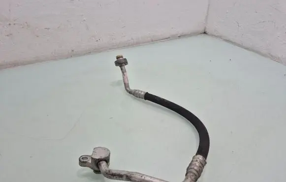 Volvo V40 Air conditioning (A/C) pipe/hose 