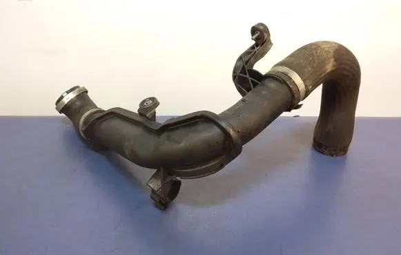 Volkswagen Jetta VI Air intake hose/pipe 1K0145770AE