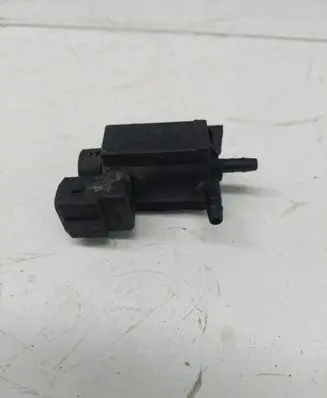Volvo V70 Engine mount vacuum valve 72224010 30611668 03T245