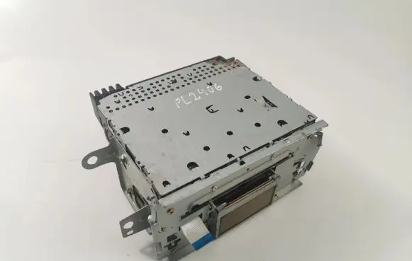 Toyota RAV 4 (XA20) Radio/CD/DVD/GPS head unit 8612042130