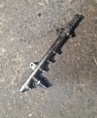 Renault Scenic II - Grand scenic II Fuel main line pipe
