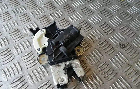 Audi A6 S6 C6 4F Tailgate/trunk/boot lock/catch/latch 4F5827505D