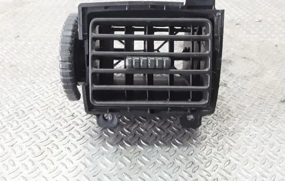 Nissan X-Trail T30 Dashboard side air vent grill/cover trim 68760EQ000
