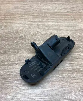 Audi Q7 4L Windshield washer spray nozzle 4L0955988C RIGHTSIDE