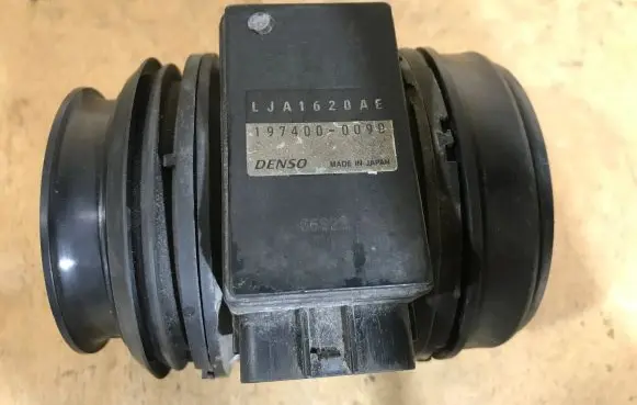 Jaguar XJ X308 Mass air flow meter LJA1620AE 1974000090
