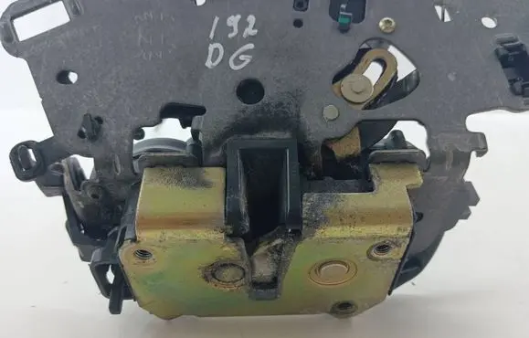 Chrysler Voyager Sliding door lock 25000282