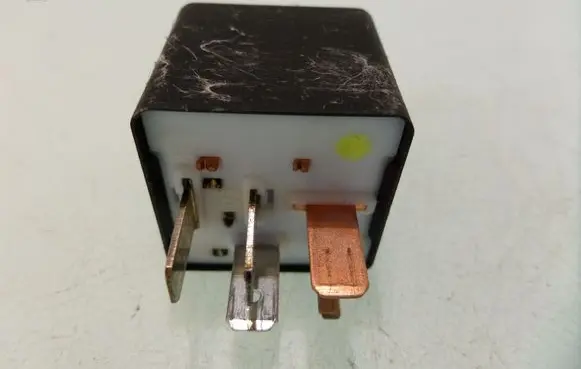 Audi A4 S4 B5 8D Other relay 443951253AA 899574000 219
