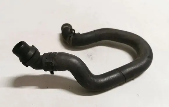 Mercedes-Benz C W203 Engine coolant pipe/hose 2038303096