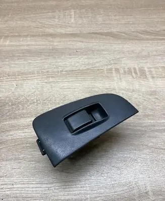 Toyota Avensis T250 Electric window control switch 7423105140
