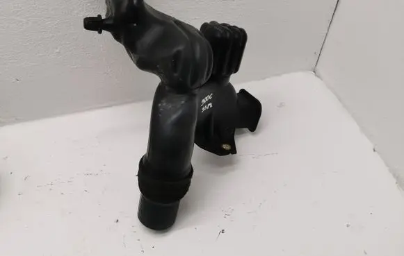 Chrysler 300C Intake resonator 04591871AB