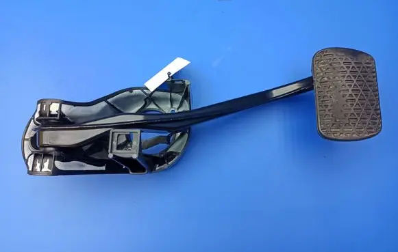 Mercedes-Benz E C207 W207 Brake pedal PP204292023 A2042902001