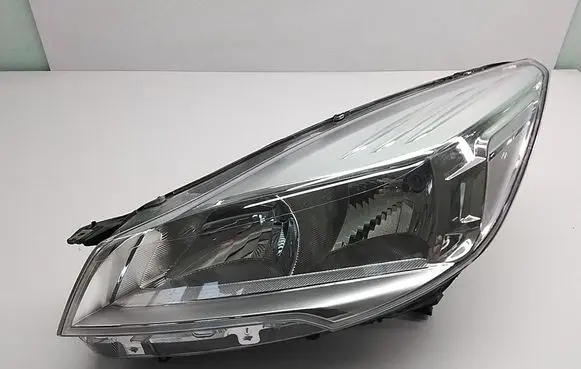Ford Kuga II Headlight/headlamp CV4413W030BE