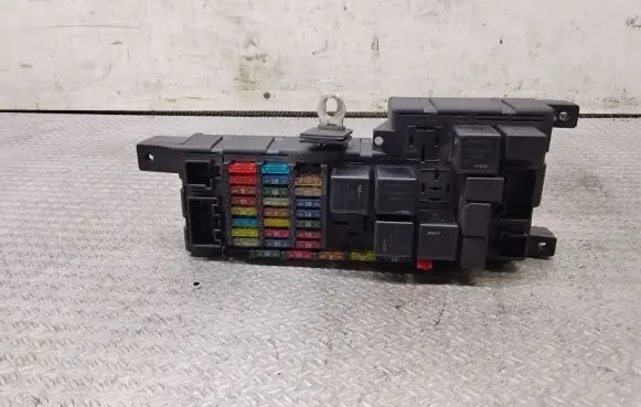 Volvo S60 Fuse module 518717004 8637841