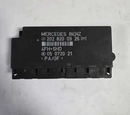 Mercedes-Benz C AMG W202 Comfort/convenience module 2028200926 05072021 2028200926(01)