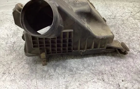 Honda CR-V Air filter box cover TD40