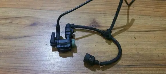Audi A4 S4 B6 8E 8H Turbo solenoid valve 1J0906283C MT2