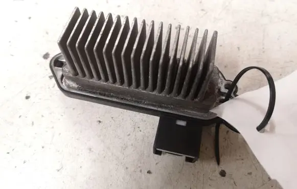 Mazda 3 I Heater blower motor/fan resistor PM010020B