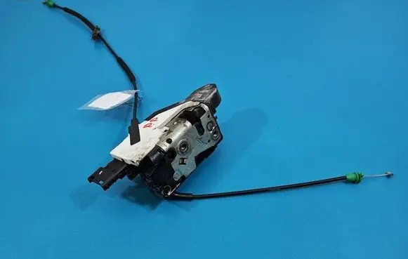 Citroen C3 Picasso Front door lock 24094158 IMPRK1575108