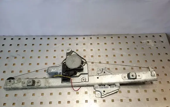 Suzuki Grand Vitara II Front door window regulator with motor 8346065J00 2621003530