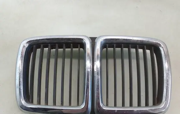 BMW 7 E32 Front grill 19086970