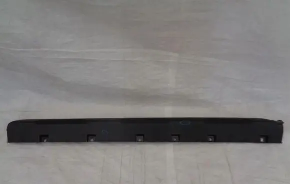 Front sill (body part)