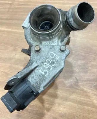 BMW 5 E60 E61 Turbo 4727470 49135 05865