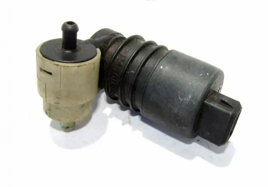 Volkswagen PASSAT B4 Windscreen/windshield washer pump