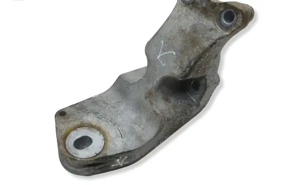 Ford Mustang VI Engine mounting bracket FR3C6B033CB