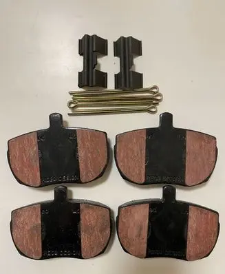 Land Rover Defender Brake pads (rear) STC2956
