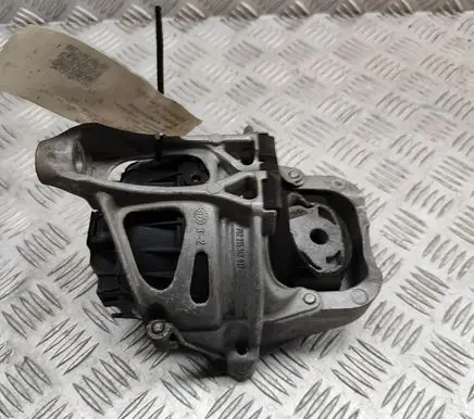 Audi Q7 4M Engine mount bracket 4M0199372FF