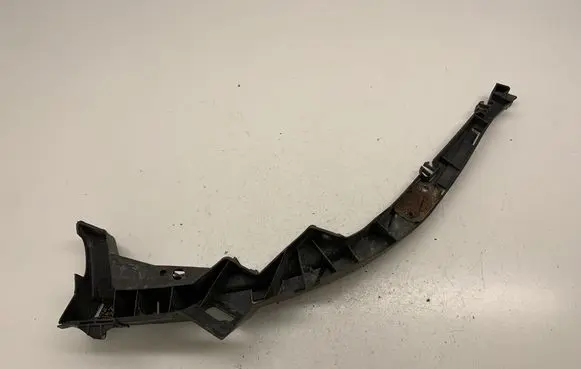 Volkswagen PASSAT B5 Front bumper mounting bracket 3B0807050C