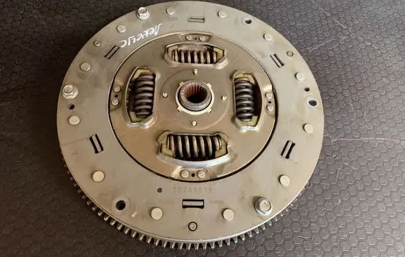 Lexus RX 330 - 350 - 400H Clutch set kit 7E240578