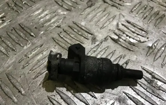 BMW 5 E39 Fuel injector 1427240
