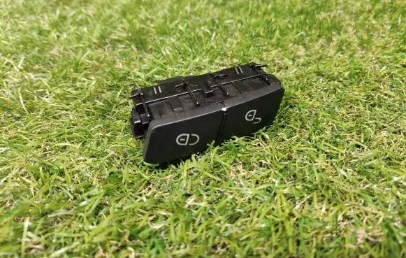 Mercedes-Benz E W212 Central locking switch button A2048706310