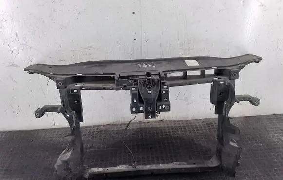 Volkswagen PASSAT B7 Radiator support slam panel